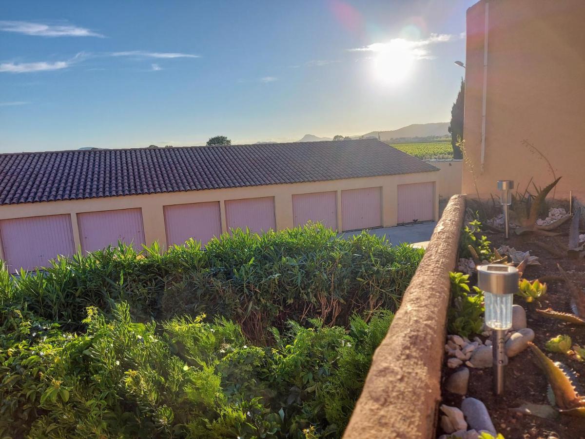 Coquet Studio Avec Belle Terrasse Apartment La Londe-les-Maures Bagian luar foto