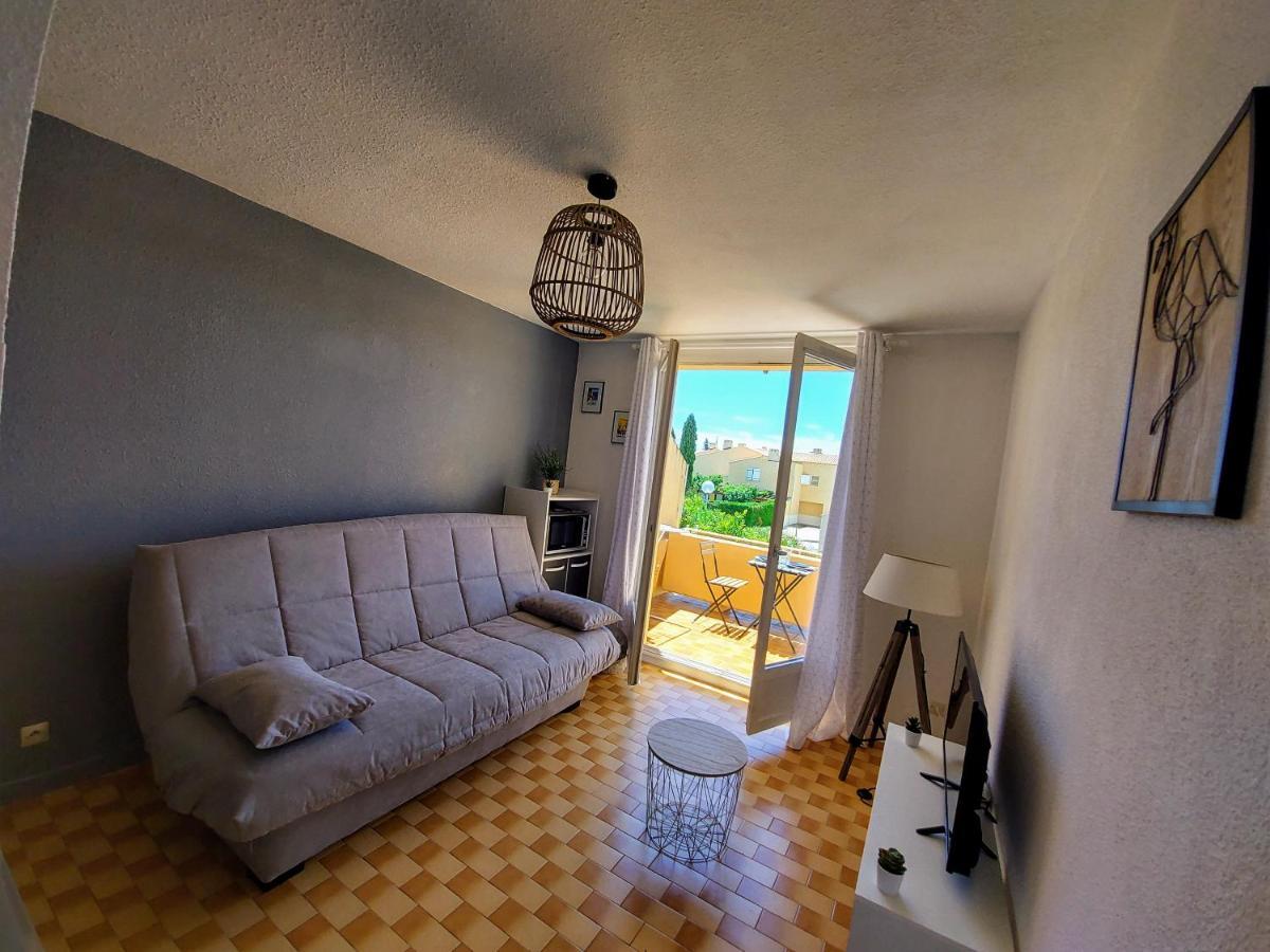 Coquet Studio Avec Belle Terrasse Apartment La Londe-les-Maures Bagian luar foto